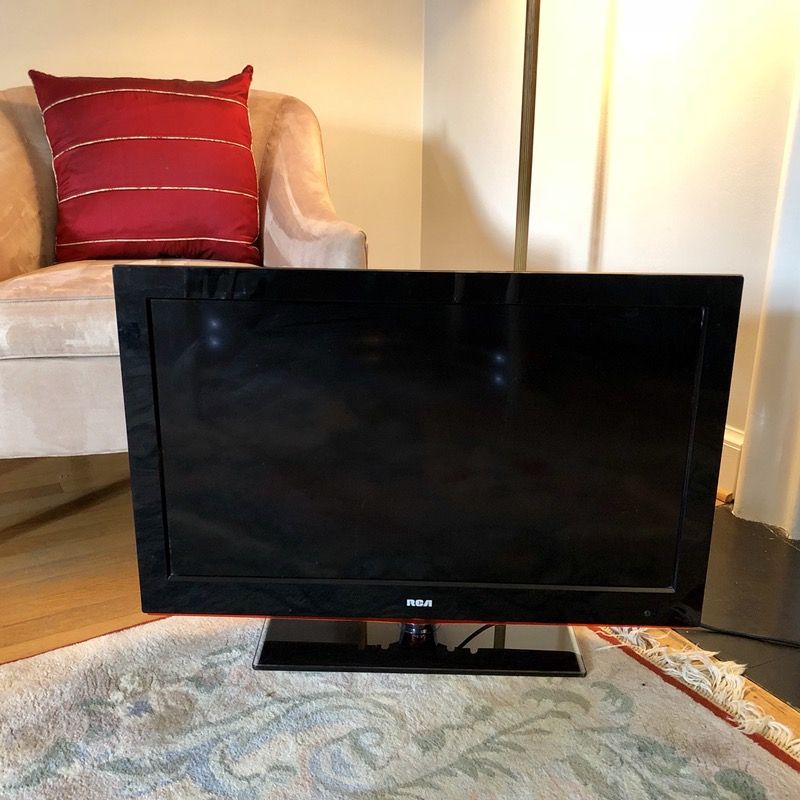 RCA 32” LCD HD TV