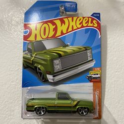Hotwheels 83 Chevy Silverado