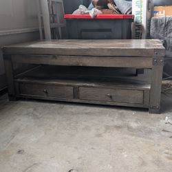 Coffee Table With Lift Top. 
