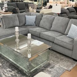 💥 6 Months No Interest  💥No credit needed 💥 Sectional w/Chaise