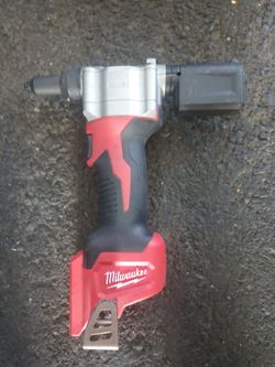 Milwaukee 12v rivet gun
