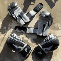 FILA Accessories Boxing Gloves for Men & Women - Kickboxing, Heavy Bag Punching Mitts, MMA, Muay Thai, Sparring Pro Training Equipment (14 oz, Victory