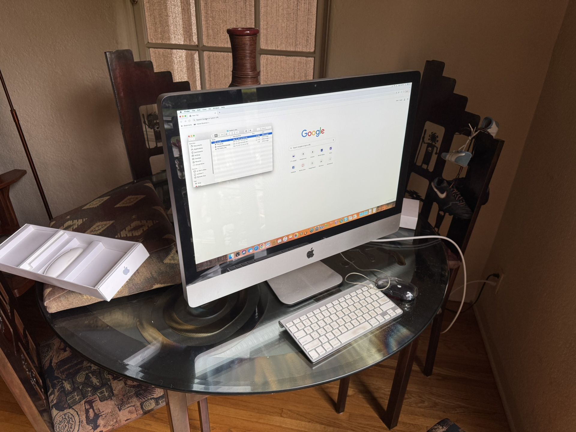 iMac (27-inch, Mid 2010) w/ Keyboard & Mouse