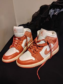 women's 8.5 cosmic Clay Jordan 1's