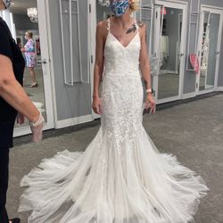 Unaltered David’s Bridal Wedding Dress NEVER WORN