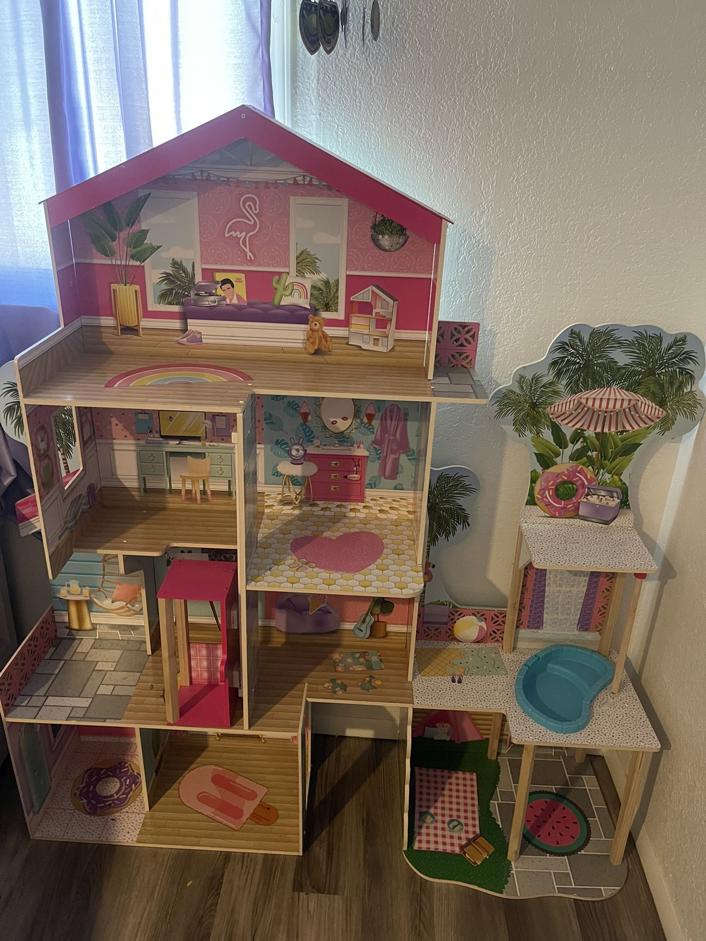 Girls Doll House 