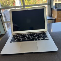 MacBook Air 13” (2017)