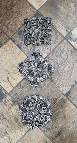 Home interiors decorative plaques