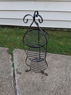 Three-tiered plant stand