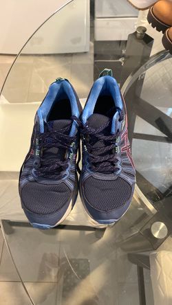 Running shoes gel asics