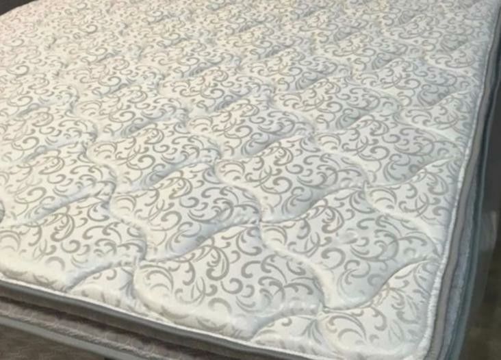 King Mattress, Take it with $40 down! Awesome Deal!