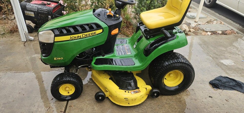 Craftsman Riding Lawn Mower