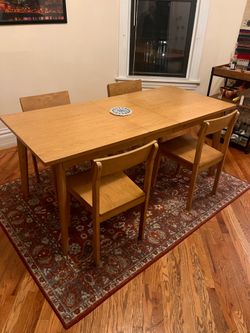 Dining Room Table + 4 Chairs