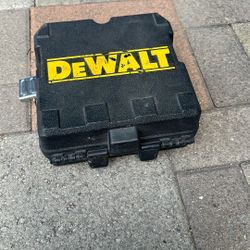 Caja De Laser Dewalt Con El Clip