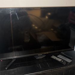 40” Hisense TV 1080P