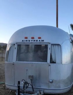 1969 Airstream Land Yacht Sovereign 31ft Trailer