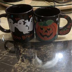 2 Halloween Cups