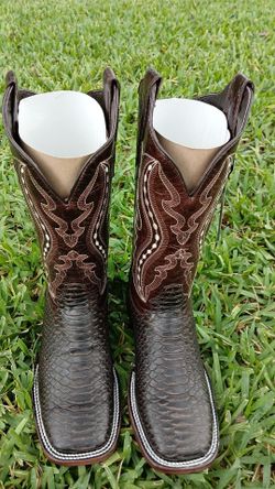 Phyton boots not skin leather only