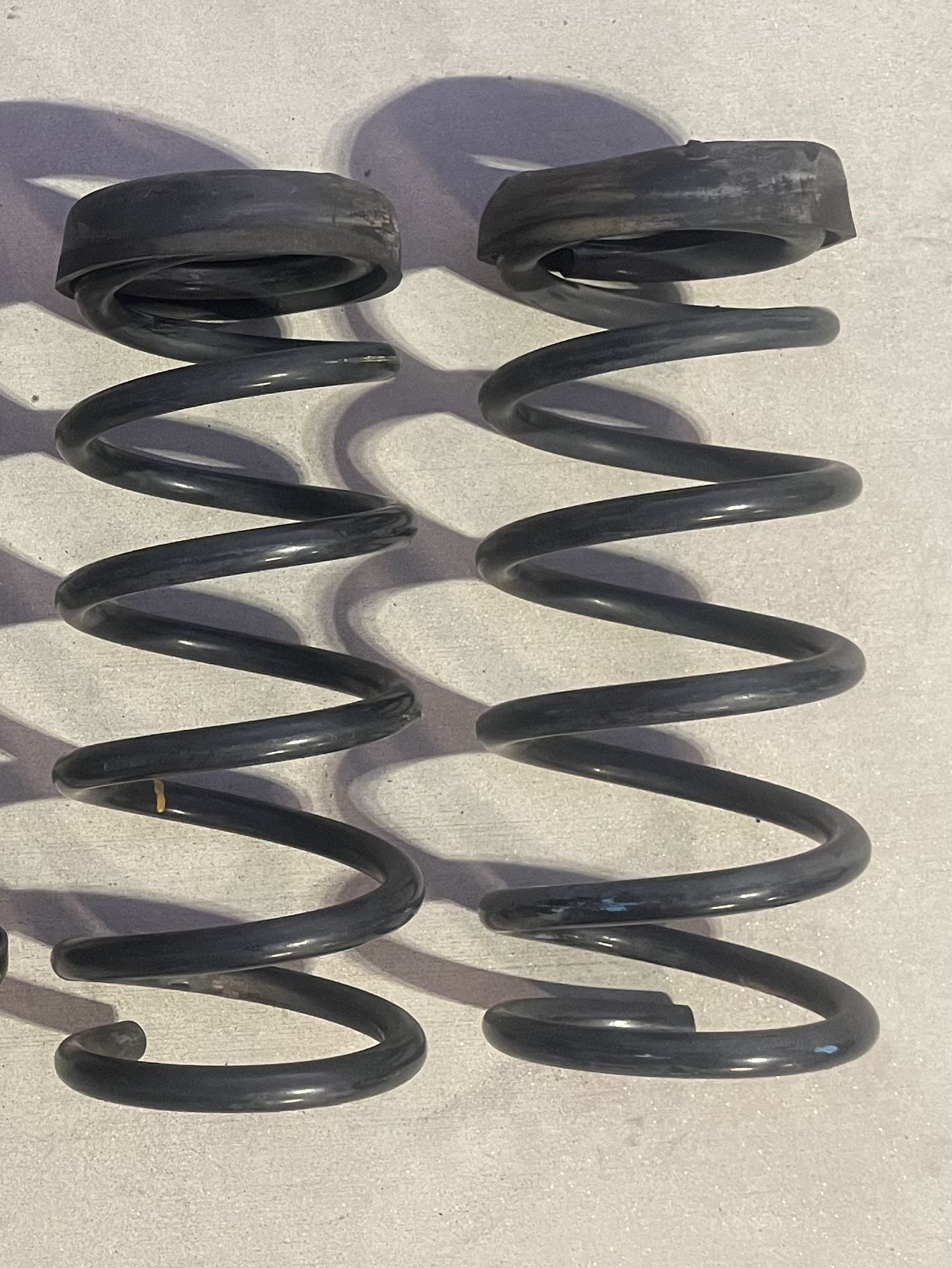 Pair Rear Coil Springs for 03-08 Honda Pilot