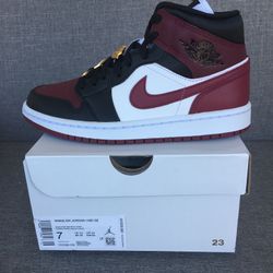 Jordan 1 Mid SE