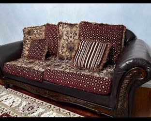 Couch And Set Of Coffee Table