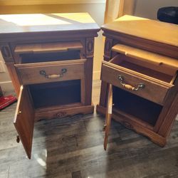 2 Nightstands