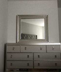 Bedroom set