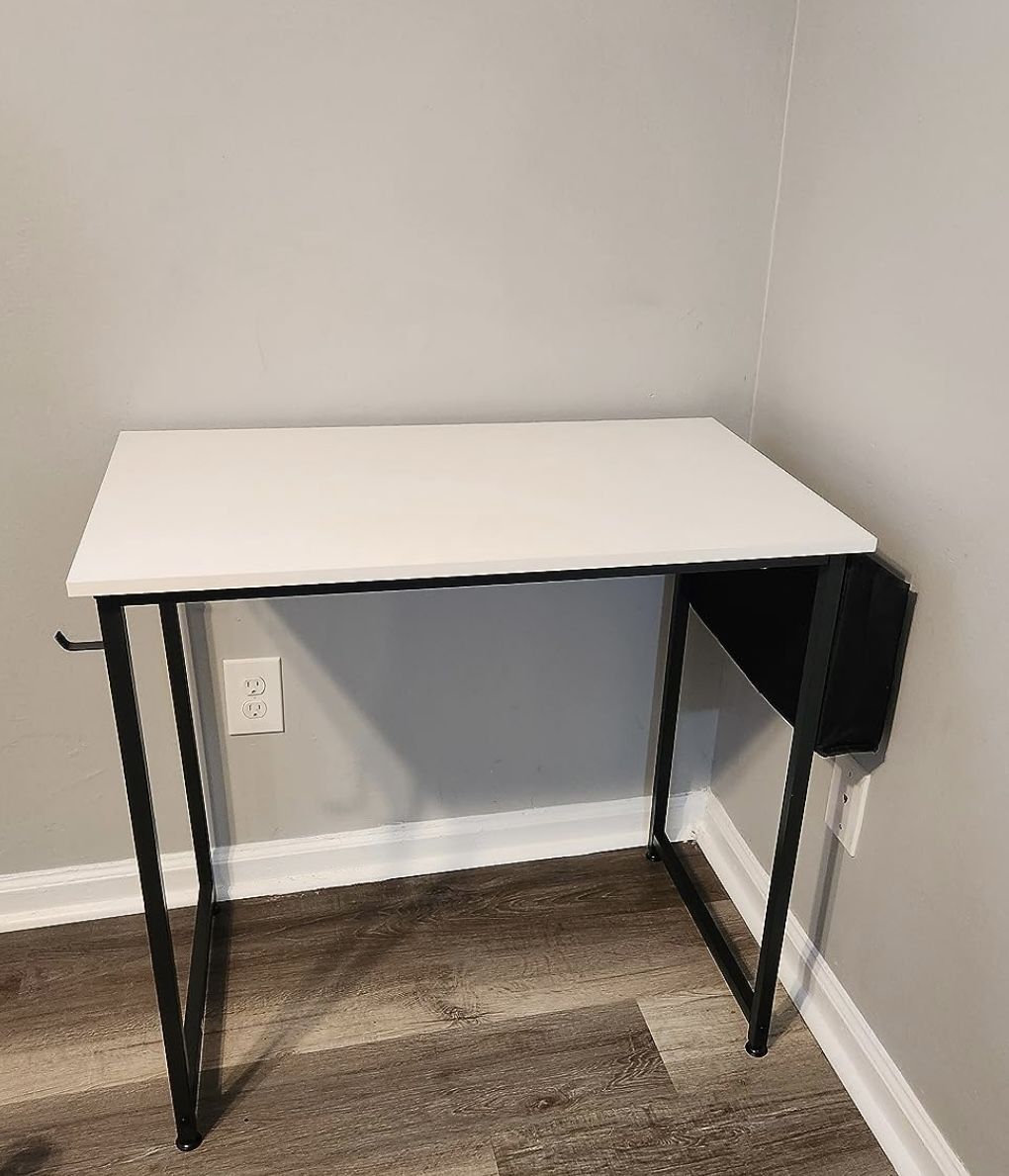Small Computer Desk White Modern Writing Table for Small Space Kids Teens Student Study Work PC Desk
