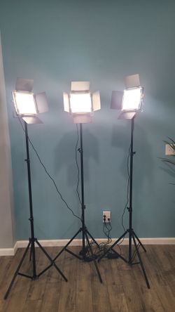 NEEWER 3-Pack Bi-Color 660 LED Video Light & Stand Kit - Complete Studio Setup