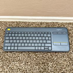 Logitech K400 Plus Wireless Keyboard/Touchpad