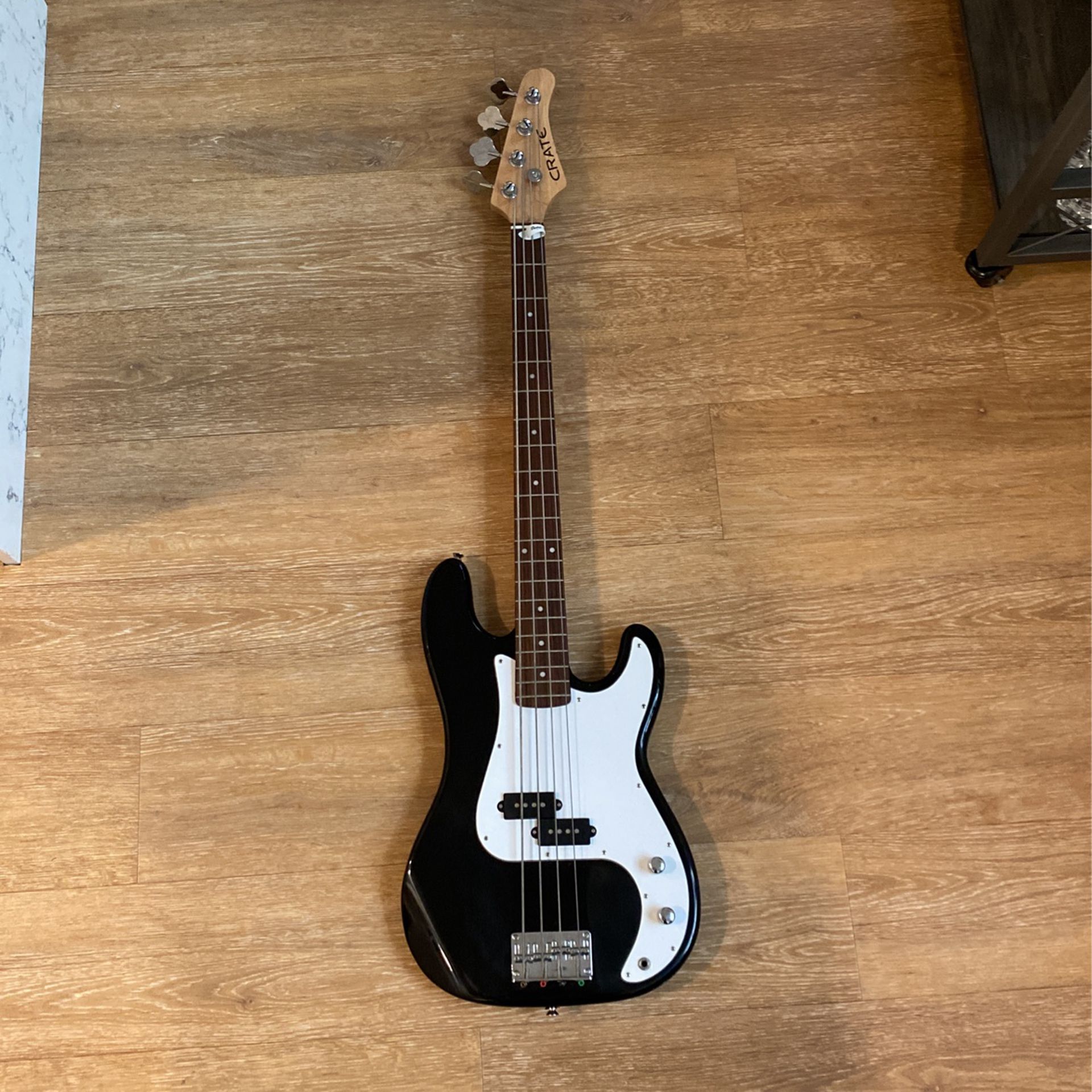Crate Electric Bass