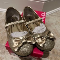 Girls Mary Jane Shoes - Like New
