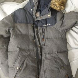 Eddie Bauer Winter Jacket For sale. Free Gloves With It