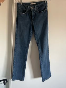 Levi’s 27x28 style 314 women