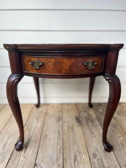 Hekman Grand Rapids Burl Wood Table