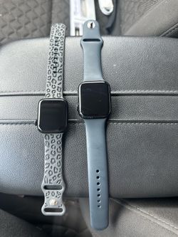 Apple Watches. SE. GPS.