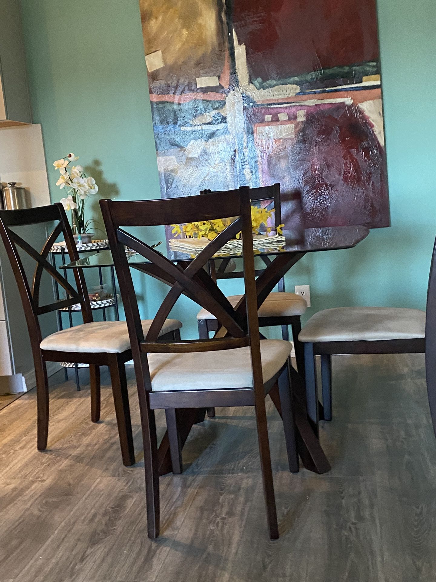 Kitchen Table And 4 Chairs