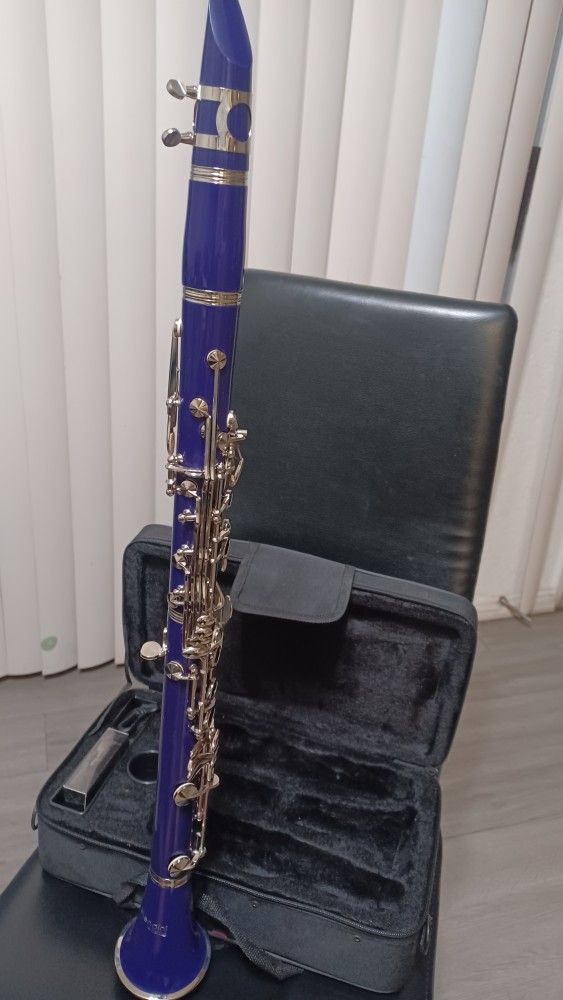 Me dining By Cecilio B Flat. With 1 Barriel