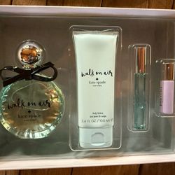 Kate Spade Walk On Air Gift Set $157 Retail Value
