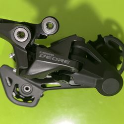 SHiMANO DEORE RD-M4120 rear derailleur. 