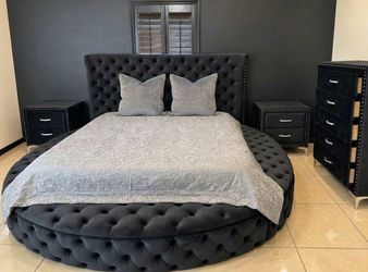 Olivia 🎉 brand new/ modern/luxury 🌼 velvet modern bed / bed frame