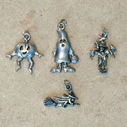 🎃 Fun silver tone Halloween pendants reworked from vintage charms