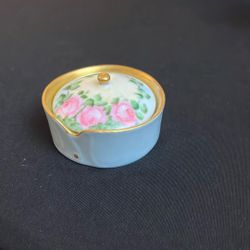 Small Trinket Box 1-14 High And 2-34 Wide 