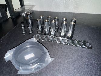 Brand New Never Used Racestar lugs 5x114.3