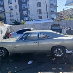 1968 DODGE CHARGER 383 ENGINE, 4 SPEED TRANS, 4 BARREL CARB. MATCHING NUMBERS 85000 ORIGINAL MILES  CLEAN TITLE