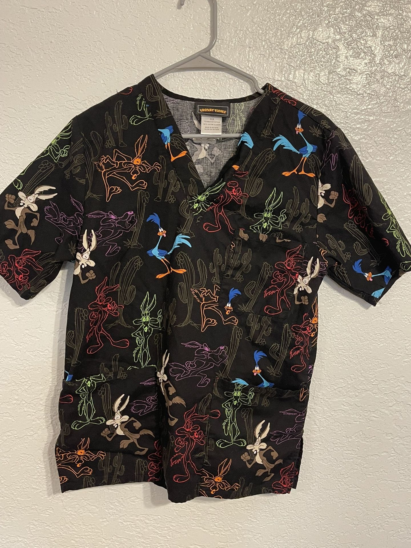 Warner Bros. Looney Tunes Black Short Sleeve Scrub Top