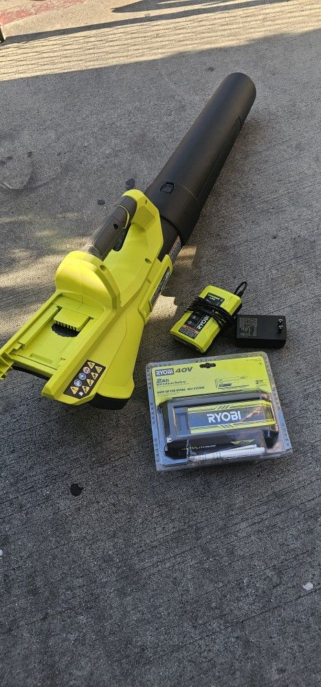 RYOBI 40V BLOWER Y CHARGER Y BATTERY BRAND NEW COMBO KIT