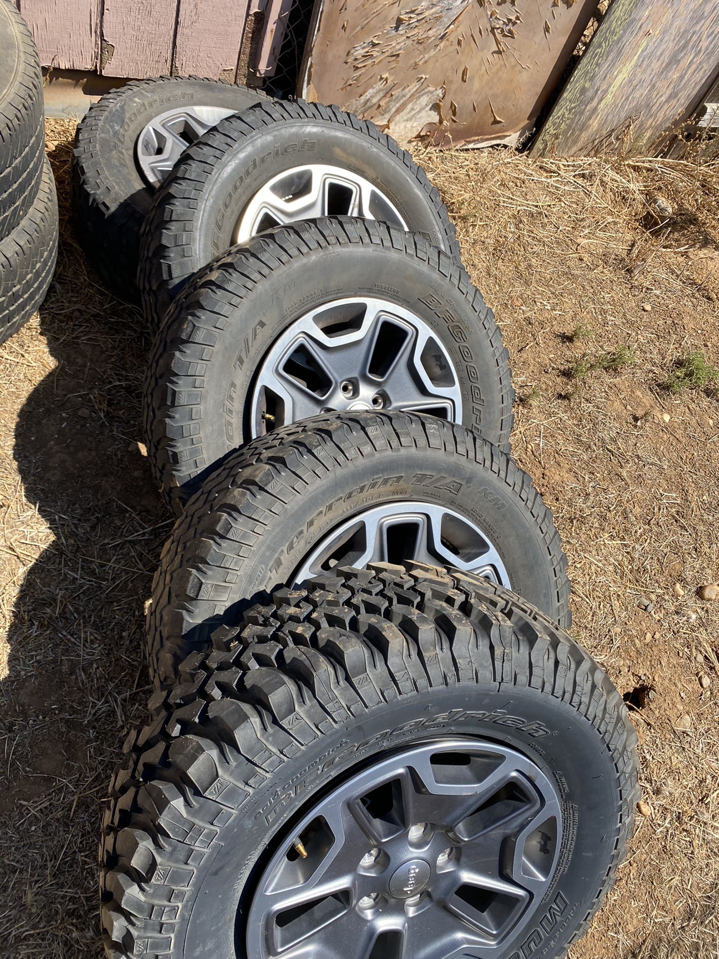 2017 Jeep Rubicon OEM wheels