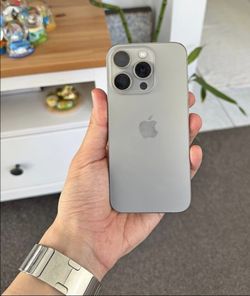 iPhone 15 pro Unlocked / Liberado 😃