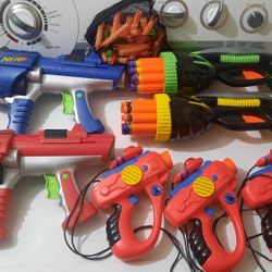 (4) Nerf Guns, (3) Laser Tag Guns